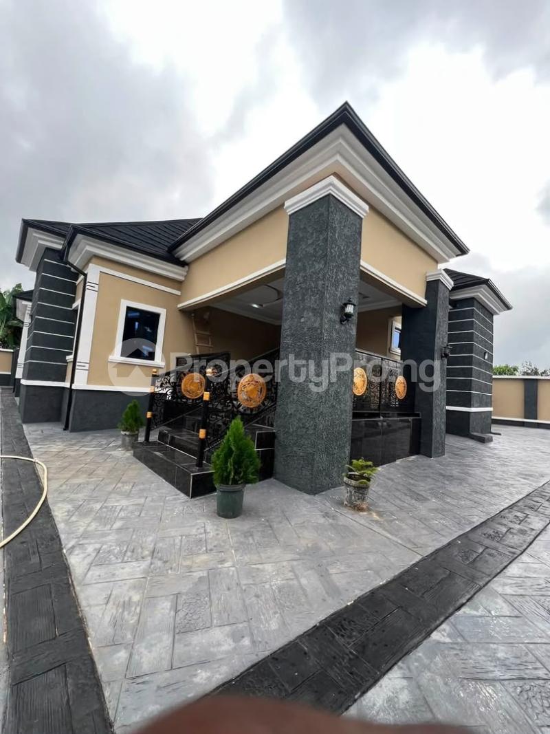 4 bedroom House for sale Ogheghe Sapele Road By Pass Central Edo