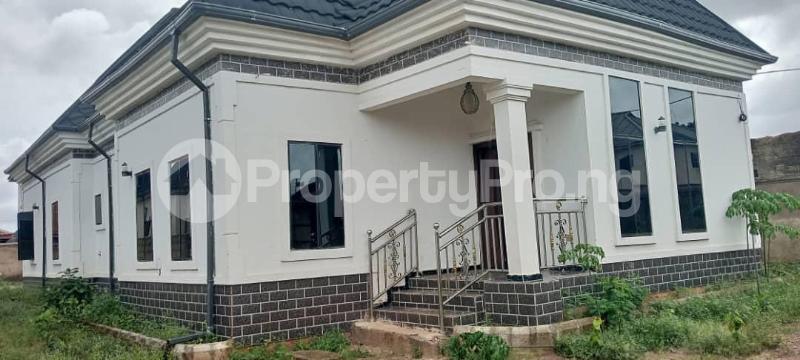 4 bedroom House for sale Ogunwenyi Central Edo