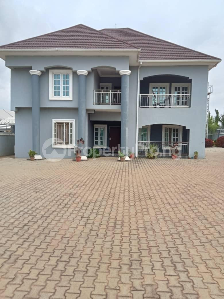 4 bedroom House for sale Ss Quaters, Jukwoyi Abuja