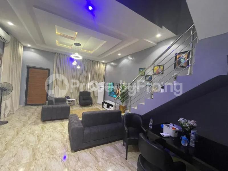 4 bedroom House for rent Mr Vees Drive Thomas estate Ajah Lagos