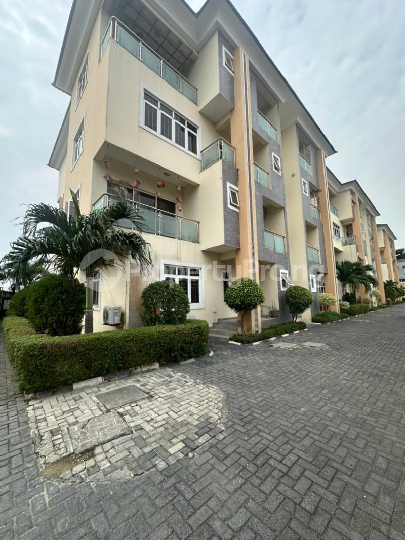 4 bedroom House for rent Dideolu Estate ONIRU Victoria Island Lagos