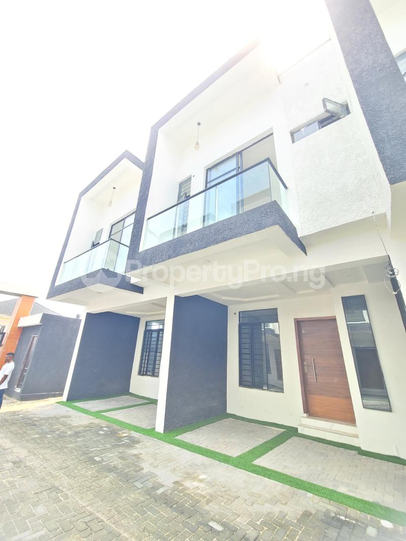 4 bedroom House for sale Mobil Road Ajah Lagos