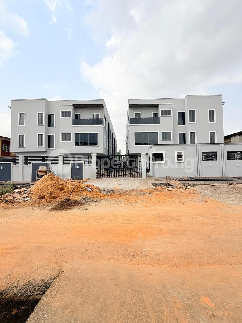 4 bedroom House for sale Ogba Lagos