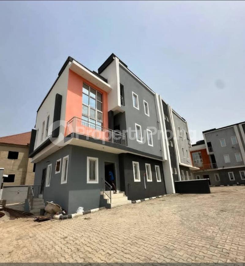 4 bedroom House for sale On A Tarred Road Idu Abuja