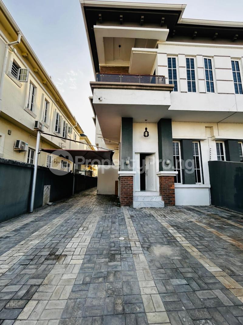 4 bedroom House for sale Ologolo Lekki Lagos