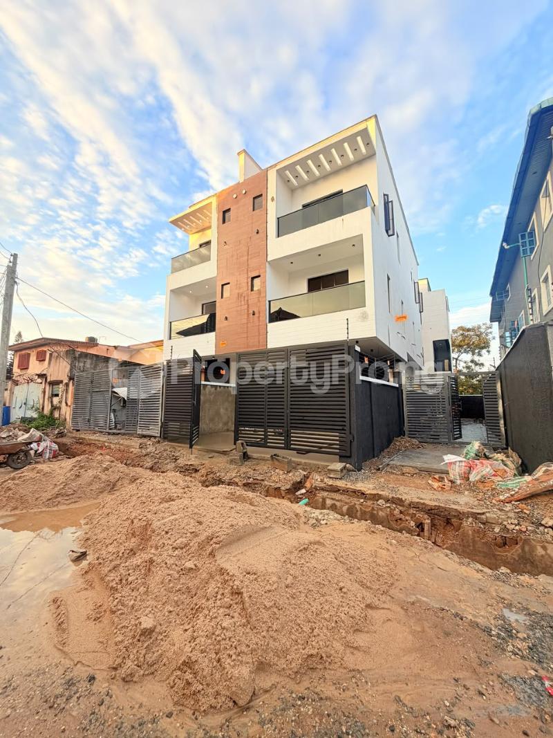 4 bedroom House for sale Adeniyi Jones Ikeja Lagos