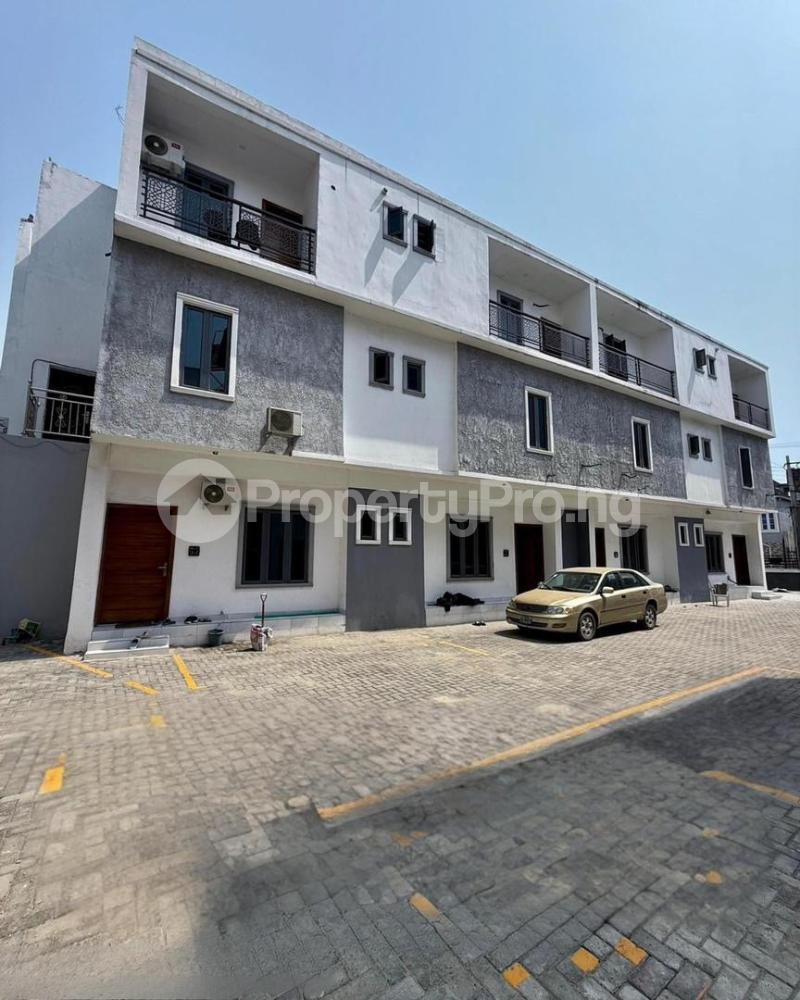 4 bedroom House for rent Ologolo Lekki Lagos