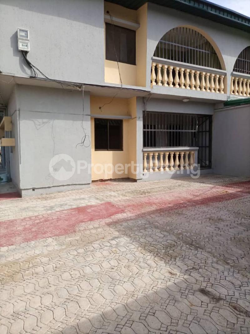 4 bedroom House for rent Omole Phase 1 Estate Via Ogunnusi Road. Omole phase 1 Ojodu Lagos