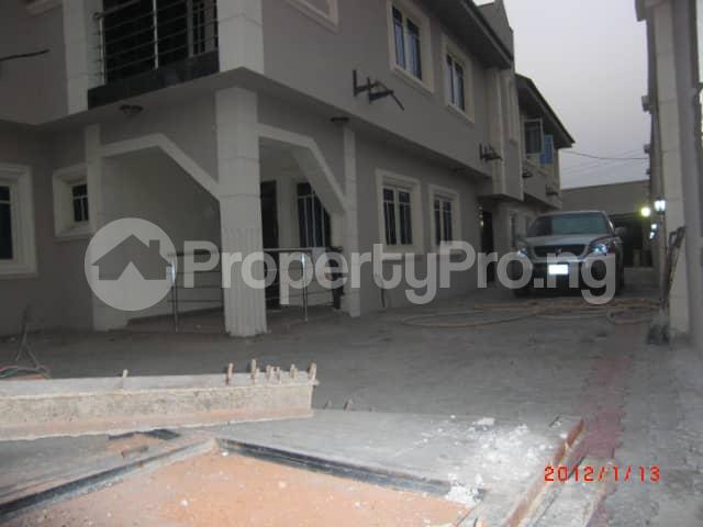 6 bedroom Flat / Apartment for sale Olayemi Ayobo Ipaja Lagos