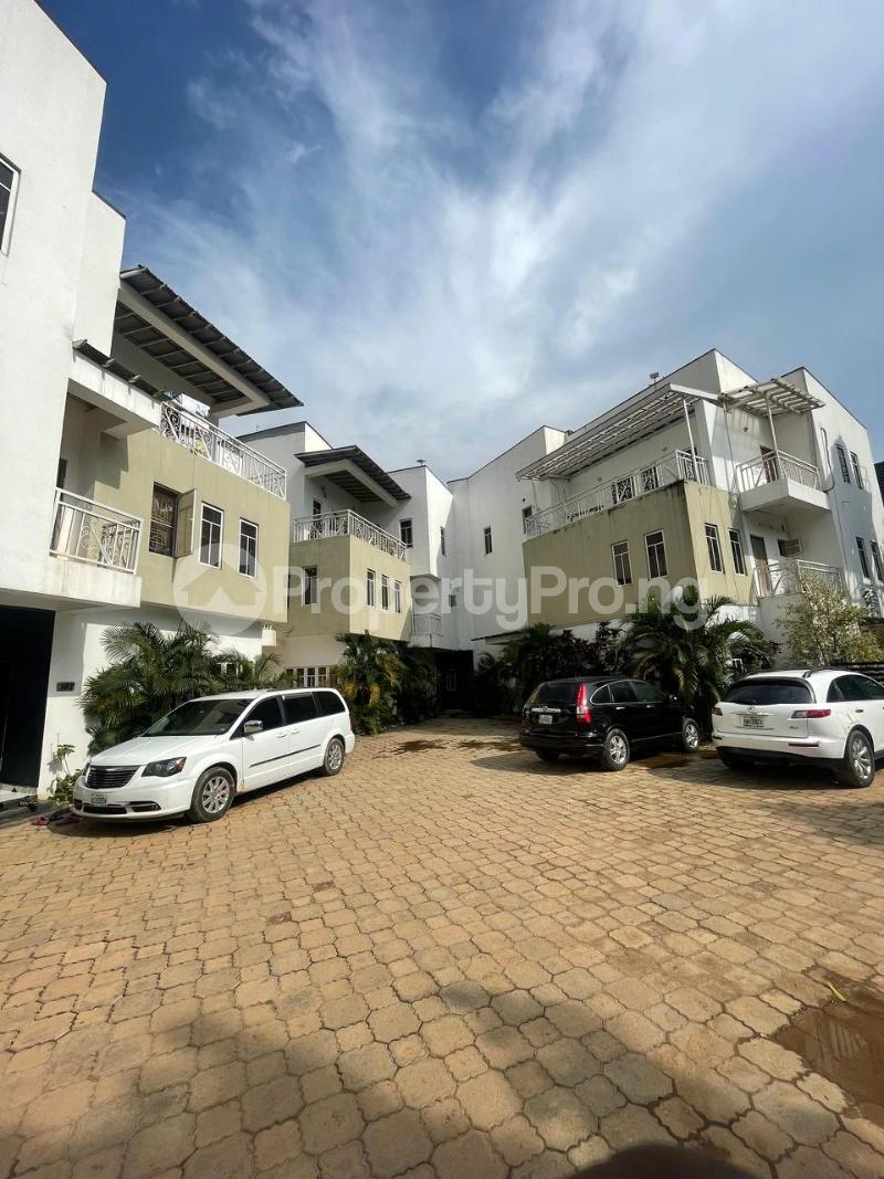 5 bedroom House for rent By Peace Apartment Jahi Abuja