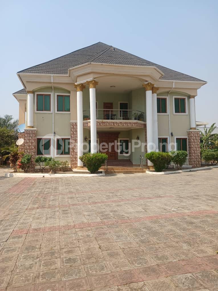 7 bedroom House for sale Close To Pacesetters School Guzape Abuja