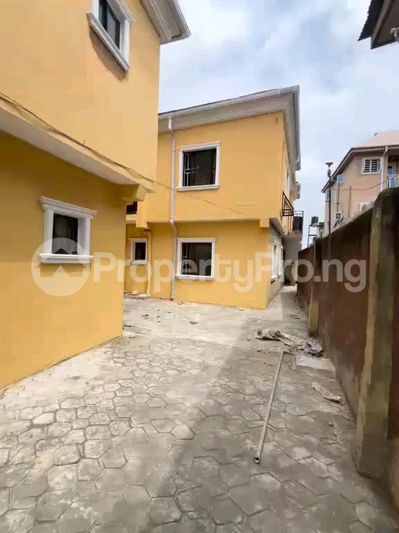 3 bedroom Flat / Apartment for rent Iwaya Yaba Lagos