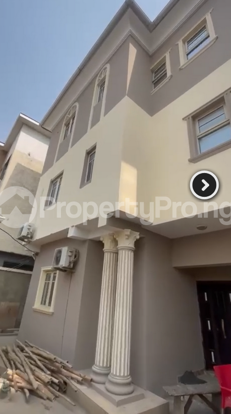 2 bedroom Flat / Apartment for rent Adekunle Yaba Lagos