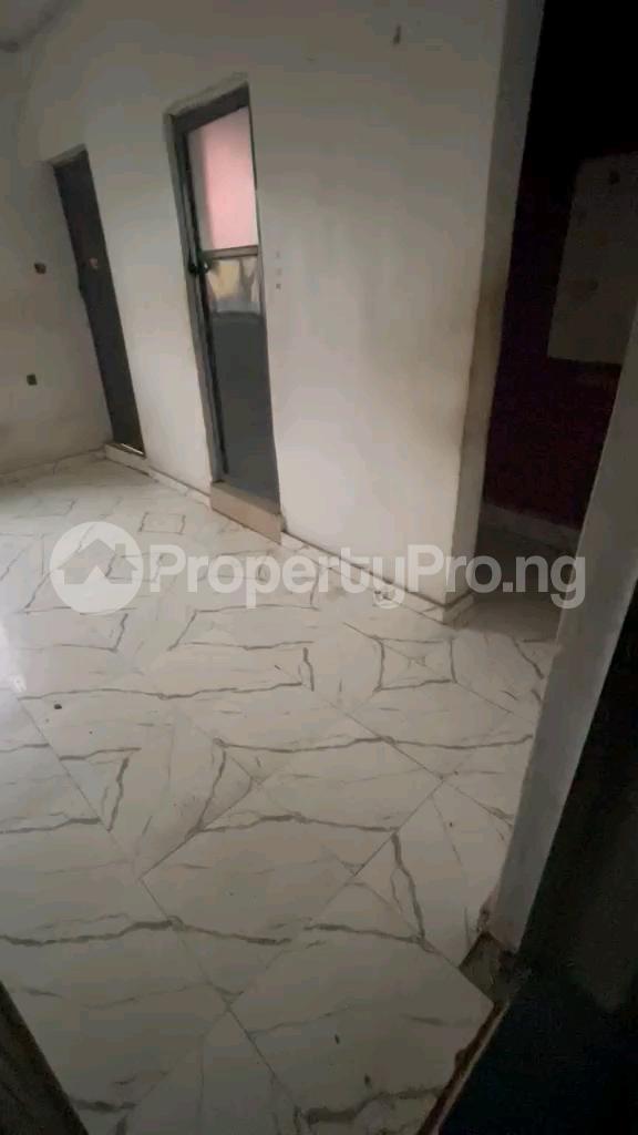 1 bedroom Flat / Apartment for rent Off Market Street Shomolu Lagos