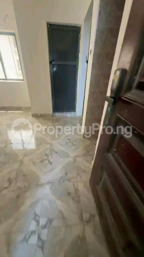 1 bedroom Flat / Apartment for rent Off Olorunsogo Mushin Lagos
