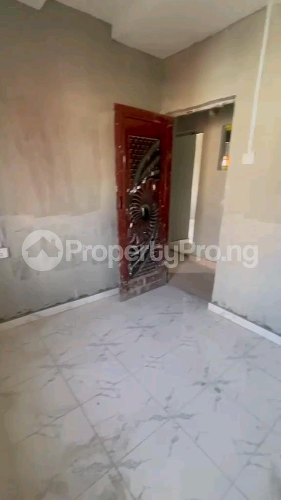 1 bedroom Flat / Apartment for rent Off Market Rd Shomolu Lagos