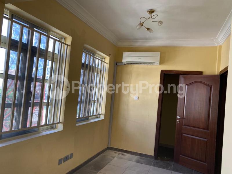 1 bedroom Flat / Apartment for rent In A Mini Court ONIRU Victoria Island Lagos