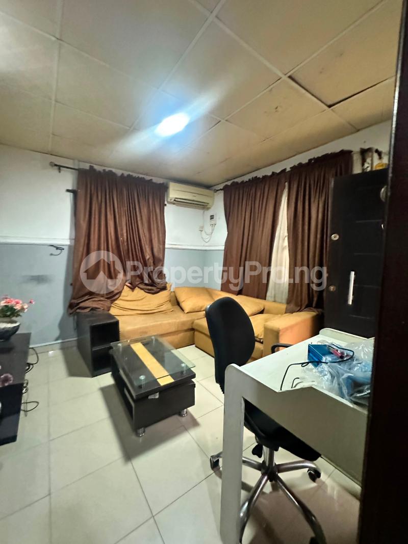 1 bedroom Flat / Apartment for rent Edmond Crescent Jibowu Yaba Lagos