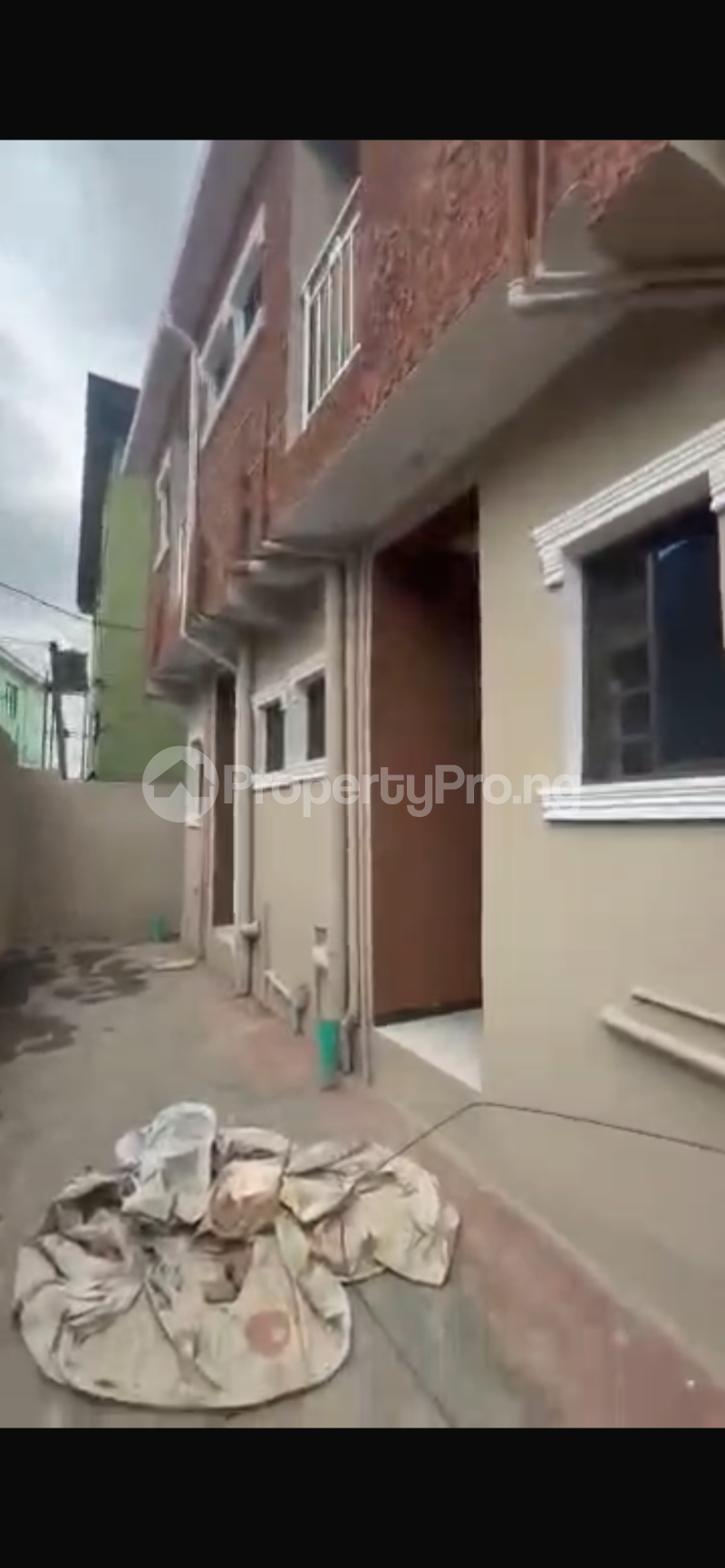 Flat / Apartment for rent New garage Gbagada Lagos
