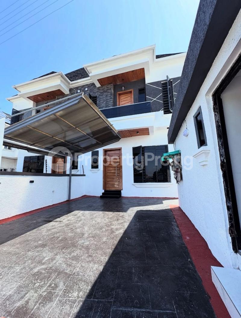 4 bedroom House for sale Second Toll Gate Lekki Lagos