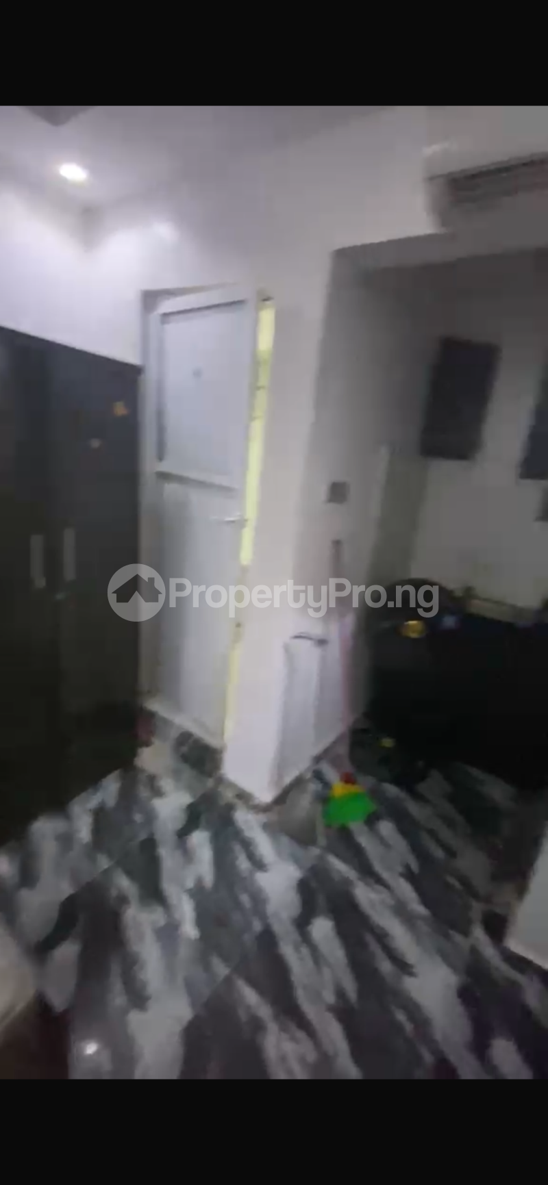Flat / Apartment for rent Fola Agoro Yaba Lagos