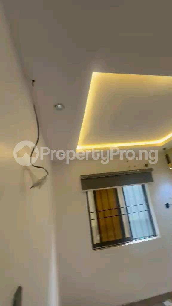 1 bedroom Flat / Apartment for rent Off Moleye Alagomeji Yaba Lagos