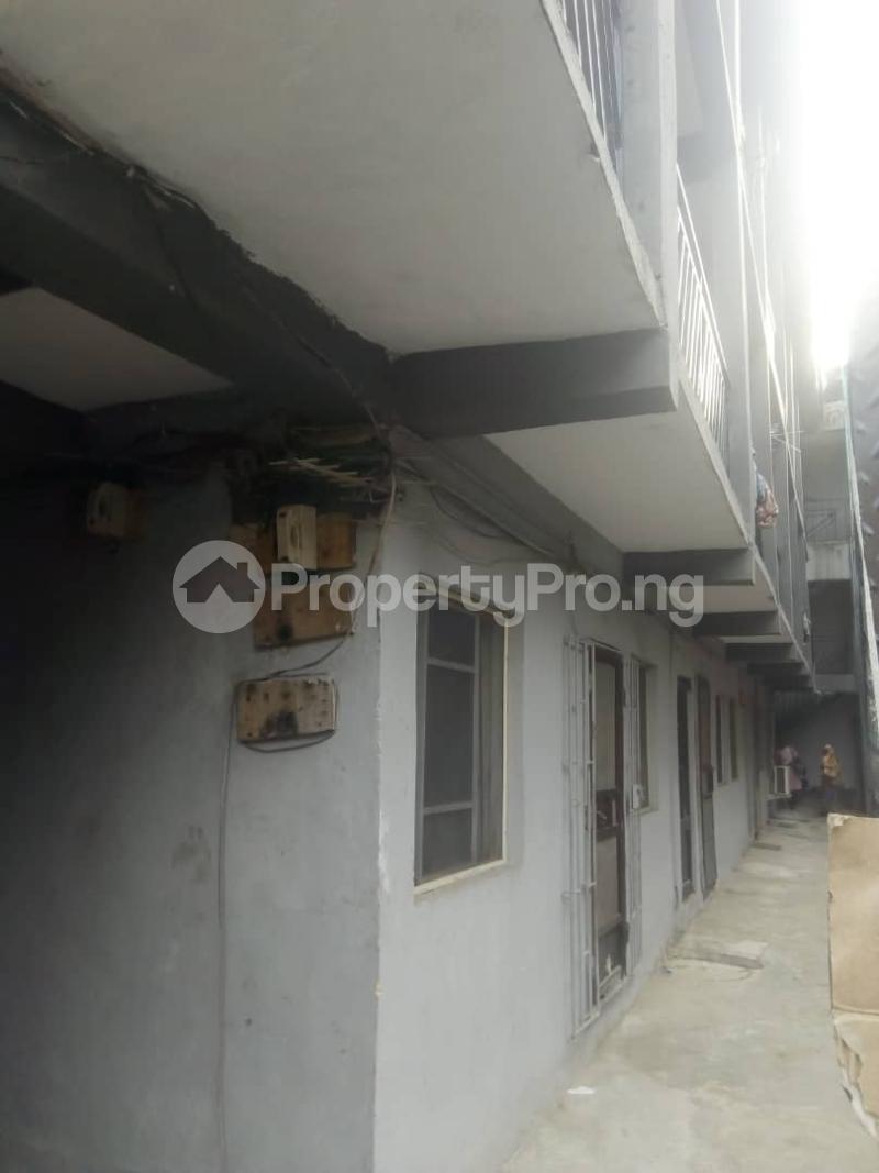 1 bedroom Flat / Apartment for rent   Onike Yaba Lagos