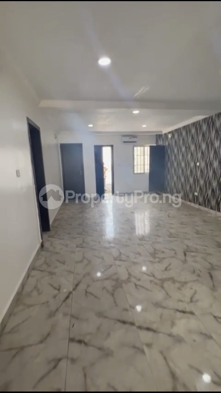 1 bedroom Flat / Apartment for rent Right Side Elf Bustop Lekki Phase 1 Lekki Lagos