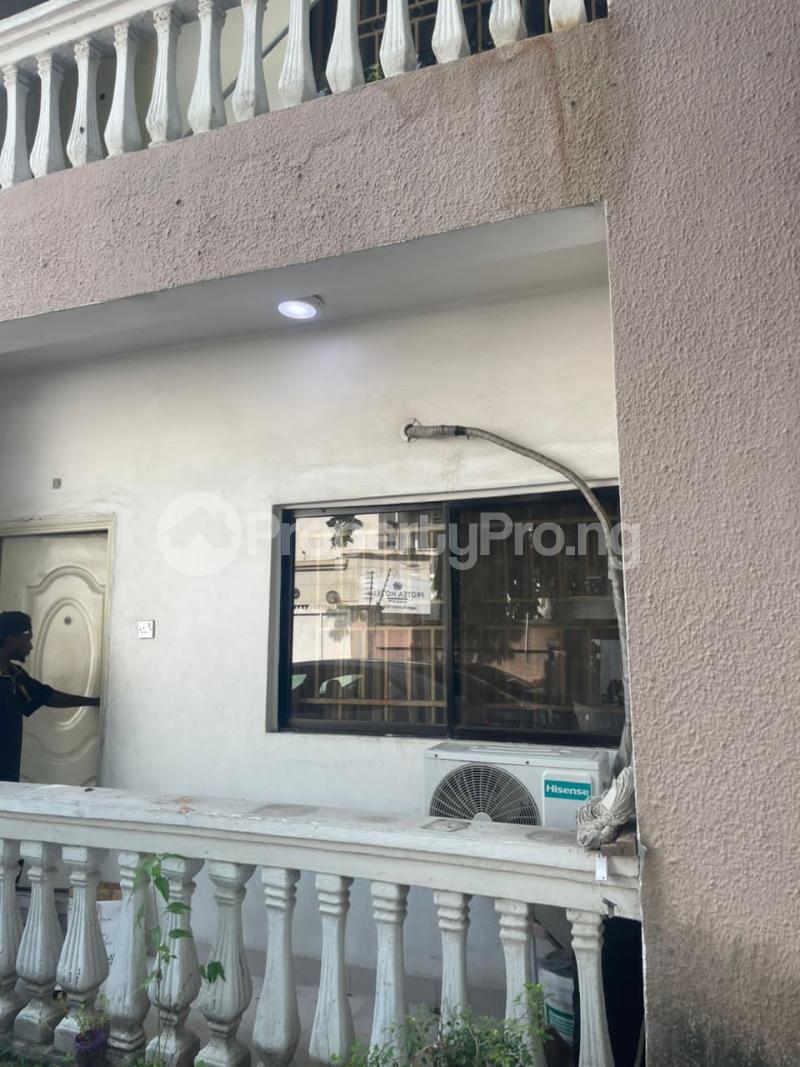 1 bedroom Flat / Apartment for rent Off Ligali Ayorinde Victoria Island Lagos
