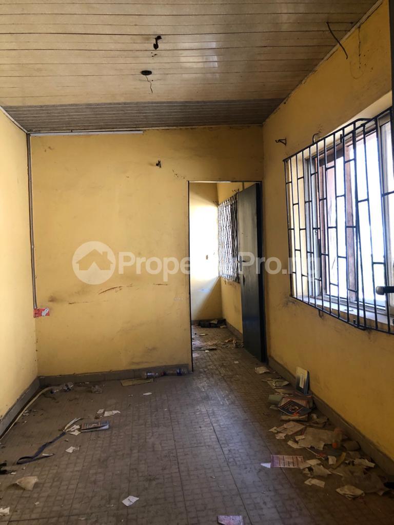 1 bedroom Commercial Property for rent Yaba, Lagos. Yaba Lagos