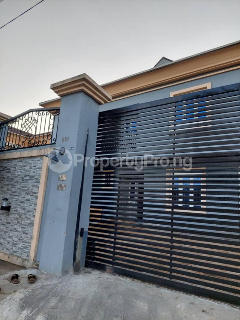 3 bedroom Flat / Apartment for rent Omole phase 2 Ojodu Lagos