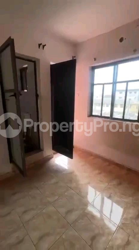 1 bedroom Flat / Apartment for rent Off Market Street Shomolu Lagos Shomolu Lagos
