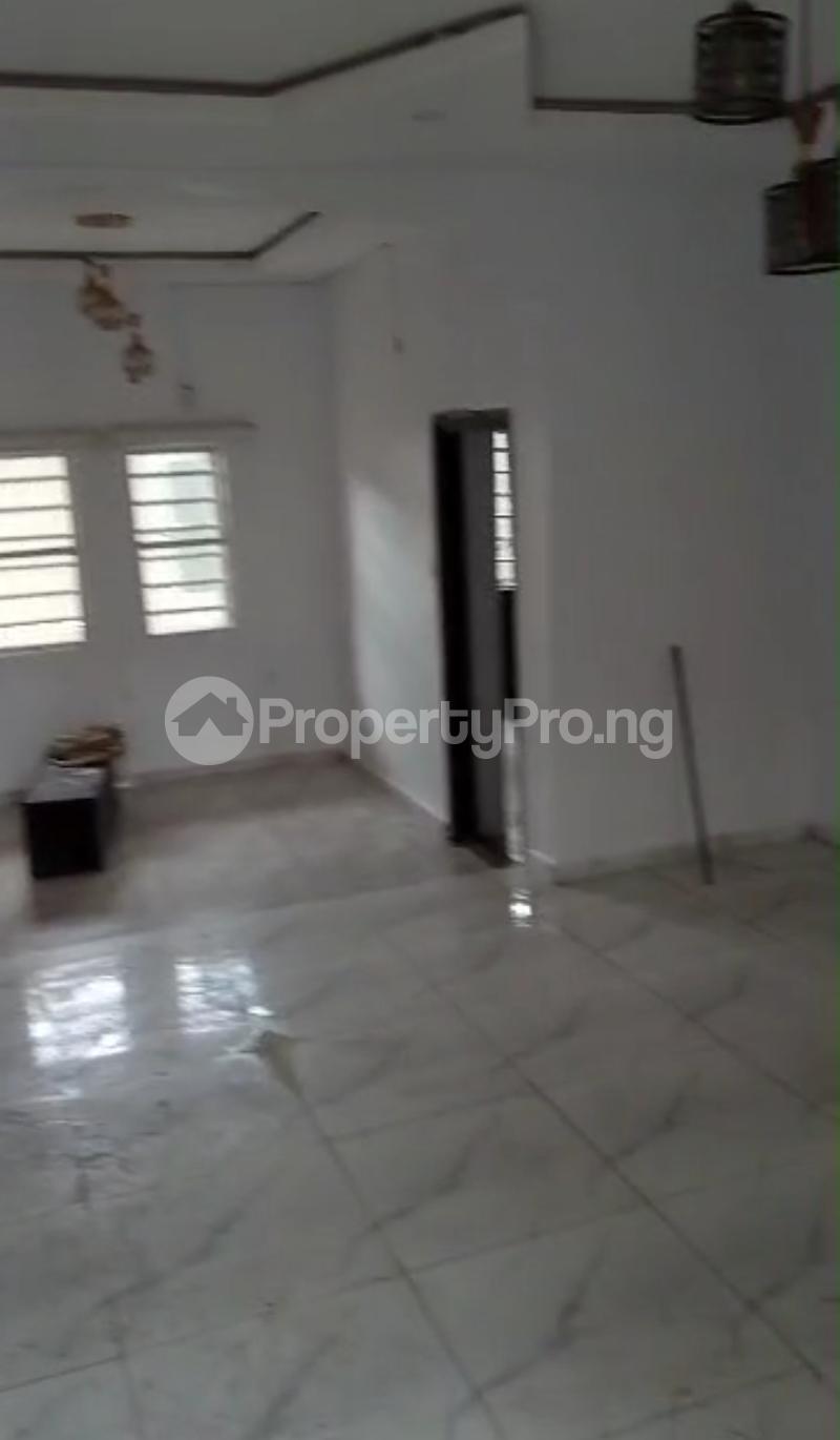 2 bedroom House for rent Onike Yaba Lagos