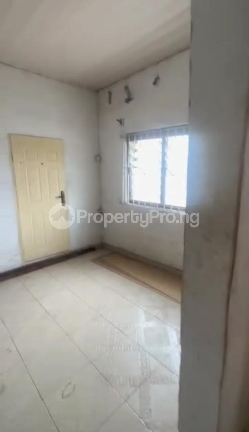1 bedroom Flat / Apartment for rent Onike Yaba Lagos