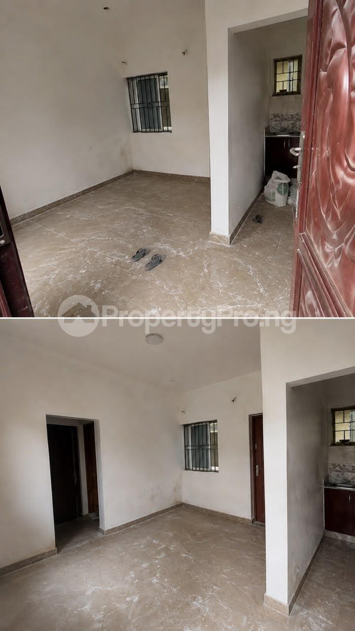 1 bedroom Flat / Apartment for rent Off Market Street Shomolu Lagos