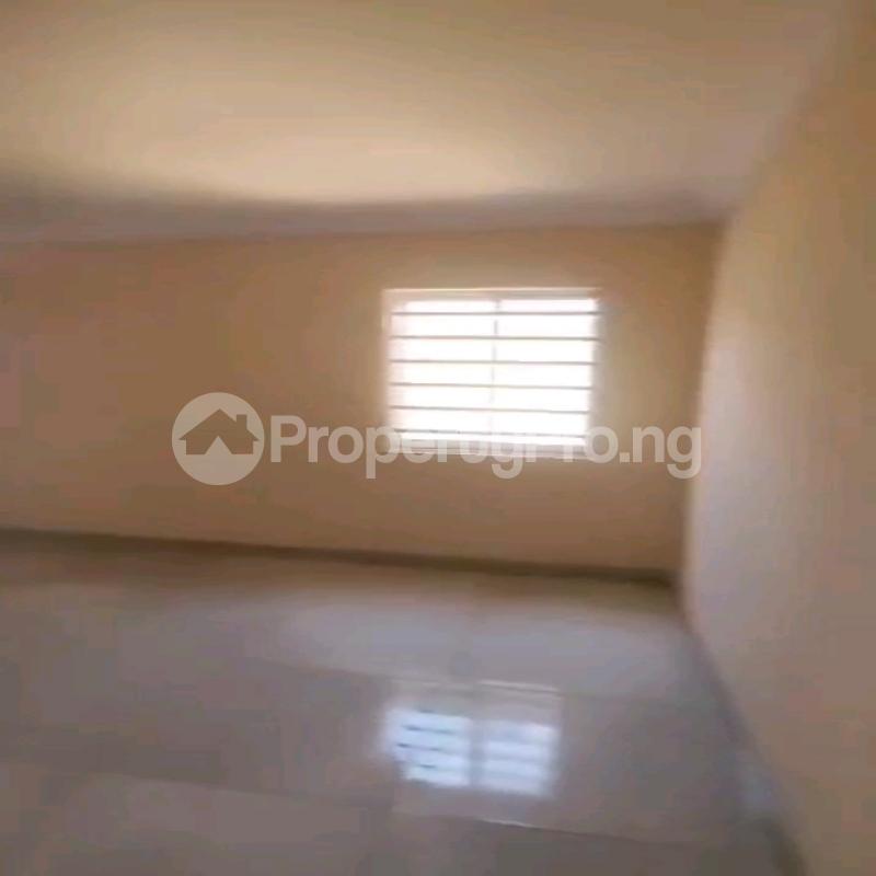 1 bedroom Flat / Apartment for rent Off Morocco Road Yaba Yaba Lagos