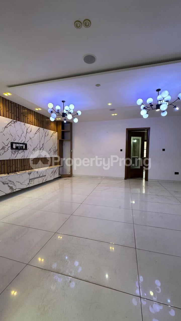Flat / Apartment for rent  Osapa london Lekki Lagos