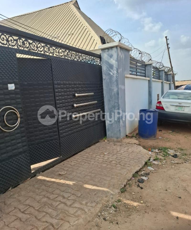 6 bedroom House for sale Richbam Filling Station Kuola Akala Express Ibadan Oyo
