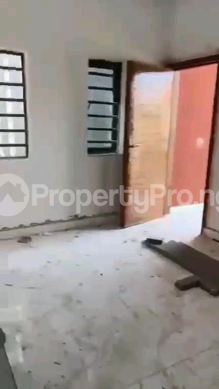 2 bedroom House for rent Abule-Ijesha Yaba Lagos