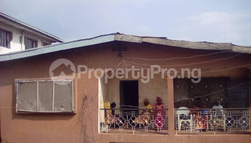 10 bedroom House for sale No 107,polytechnic Road. Opp. Oluyole Cheshire Home Oluyole Estate Ibadan Oyo