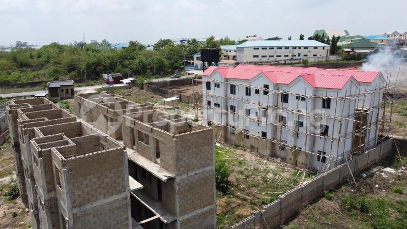 Flat / Apartment for sale Noblevile Estate/ Lagos Ibadan Expressway, Right Next To Lead City University And Adjacent To Lead City Teaching Hospital. Ibadan Oyo - 0