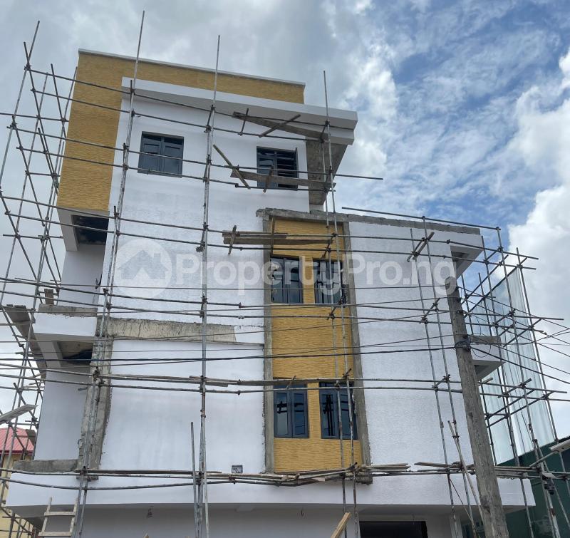House for sale Off Cole Street,via Olufemi Ogunlana Drive Surulere Lagos