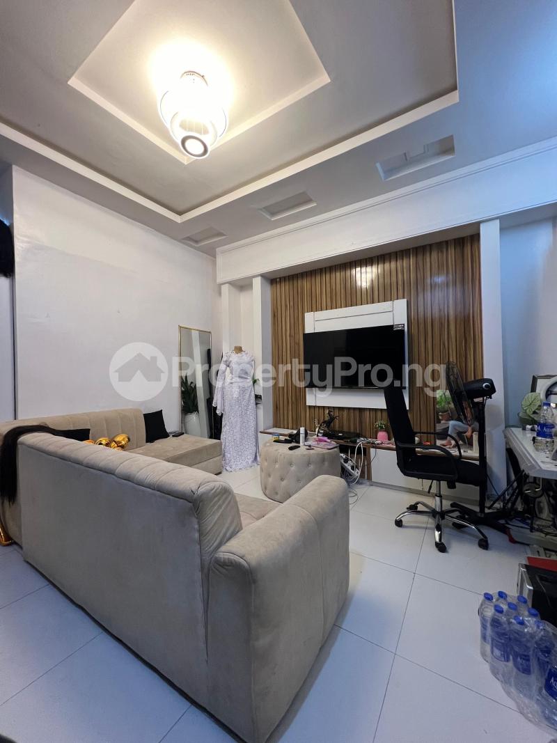 1 bedroom Flat / Apartment for rent Osapa london Lekki Lagos - 0