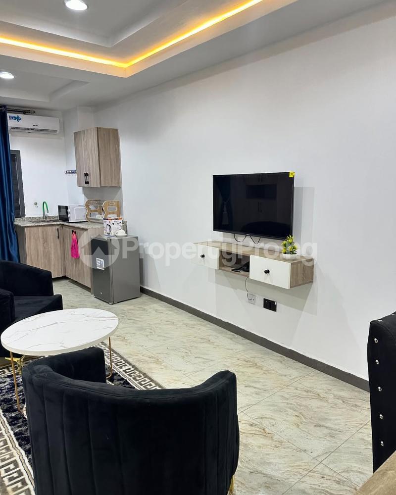 1 bedroom Flat / Apartment for shortlet Guzape Abuja