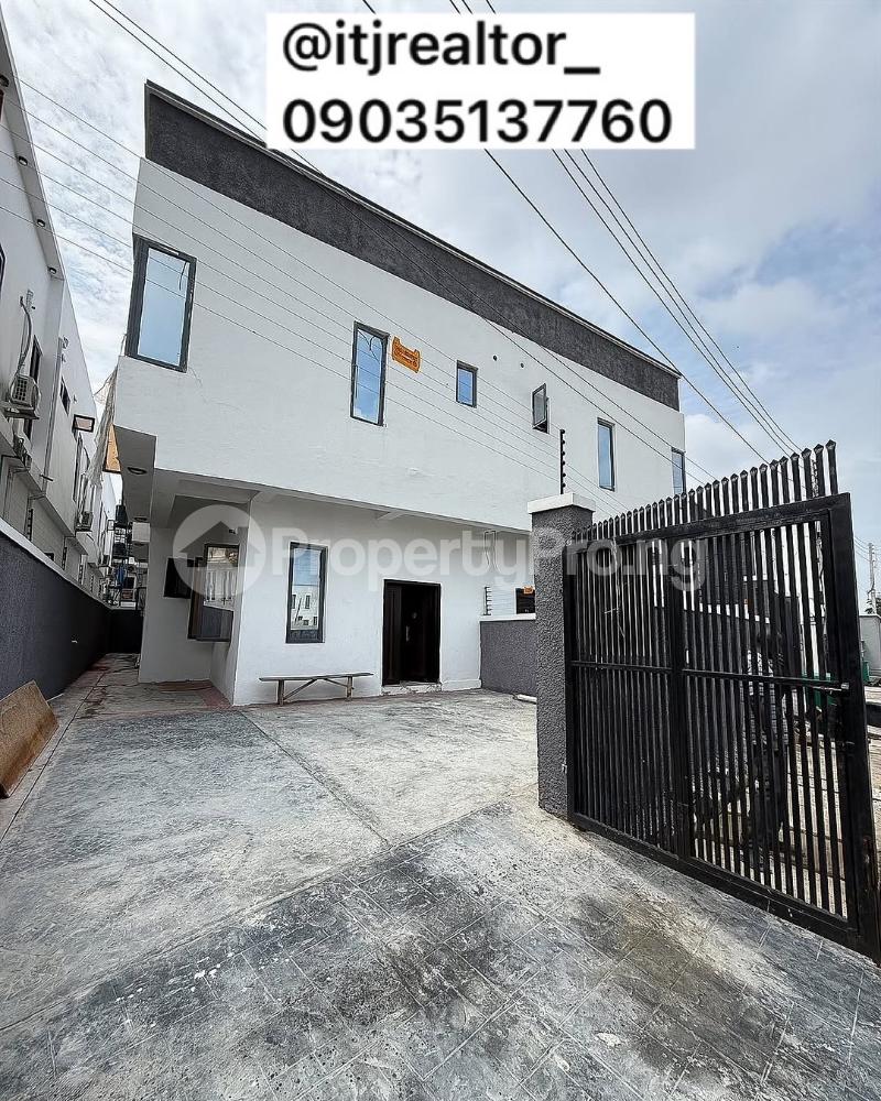 4 bedroom House for sale Ologolo Lekki Lagos