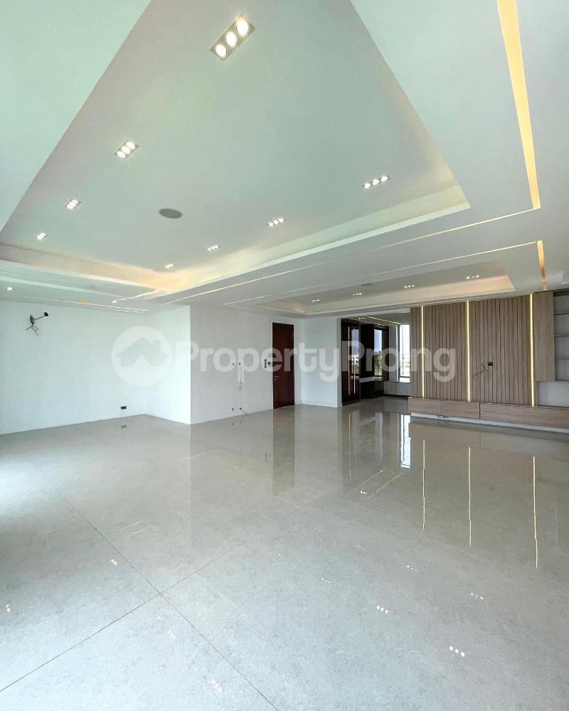 4 bedroom House for sale Ologolo Lekki Lagos