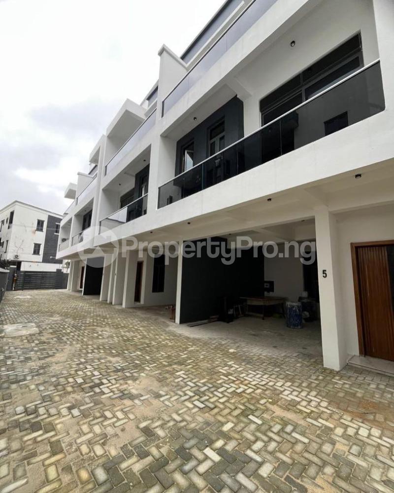 4 bedroom House for sale Ologolo Lekki Lagos