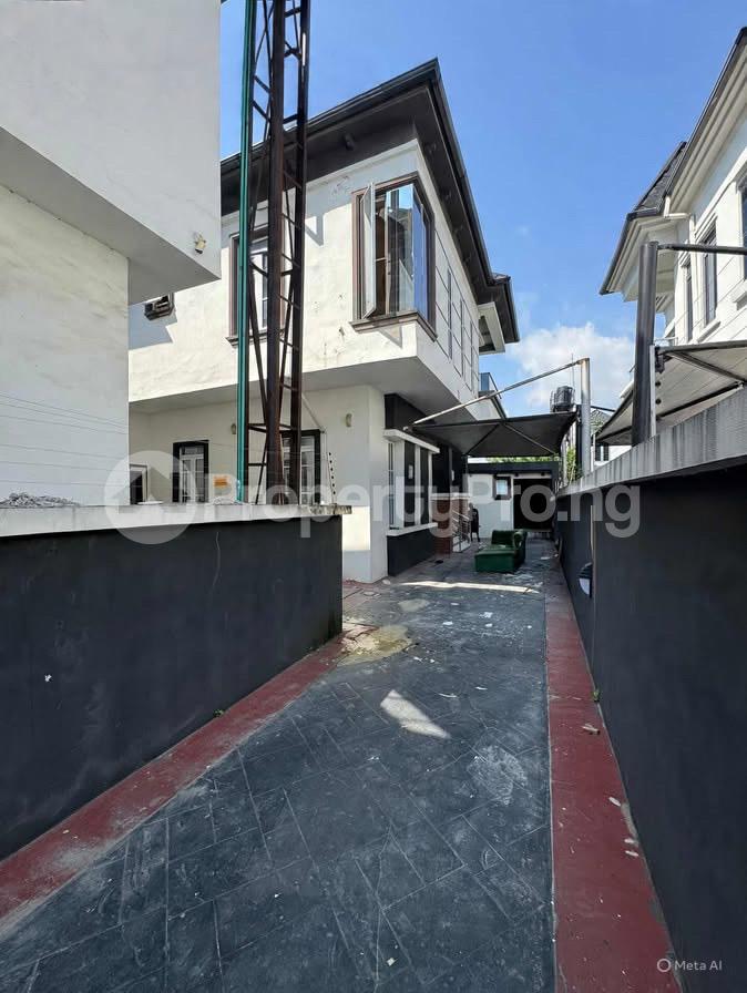5 bedroom House for rent 2nd Toll Gate Lekki Lagos