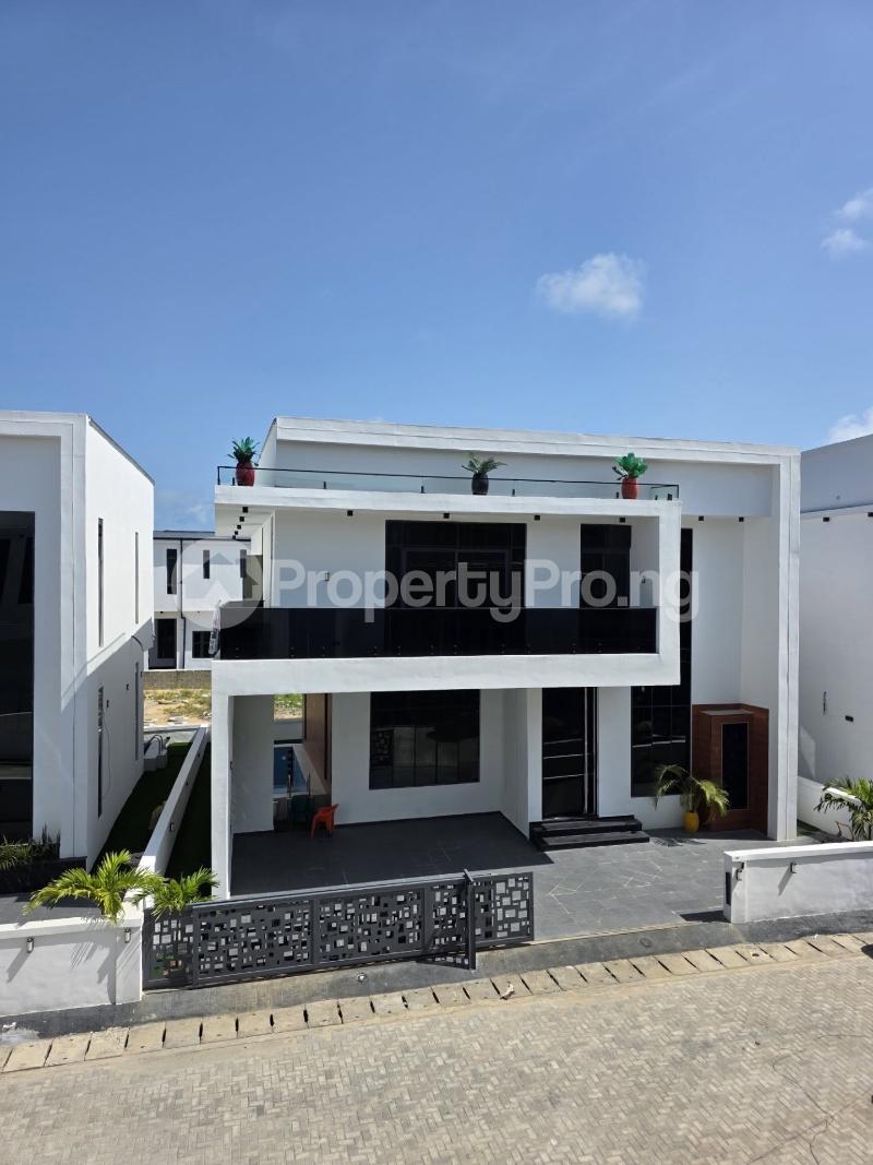 5 bedroom House for sale 2nd Toll Gate Lekki Lagos
