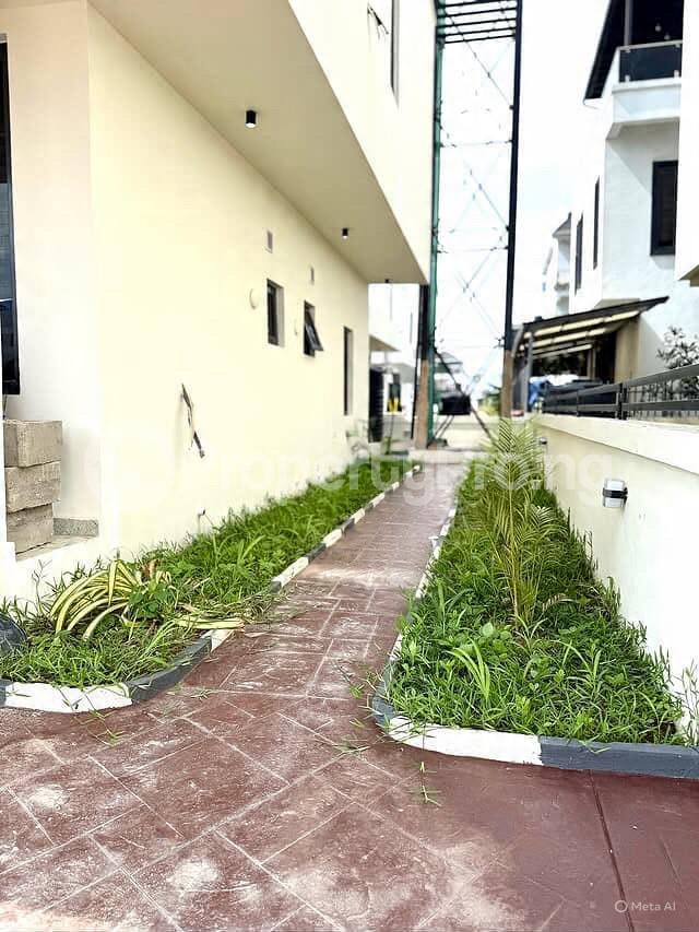 5 bedroom House for sale Victory Park Estate Osapa london Lekki Lagos